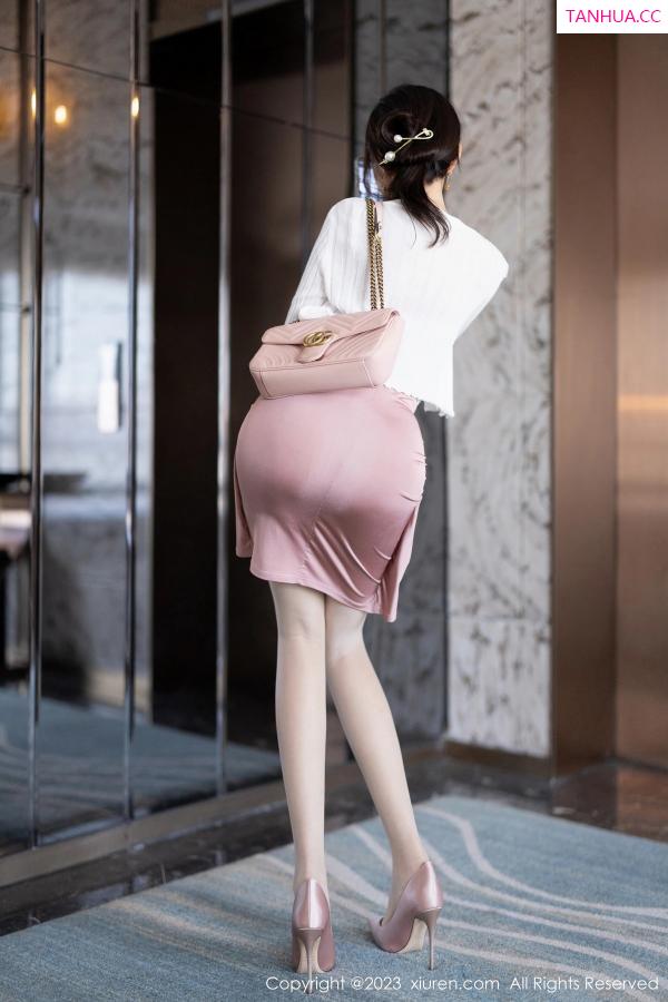 王馨瑶  [XiuRen]高清写真图 2023.11.09 No.7640 王馨瑶yanni 时尚美腿第19张图片